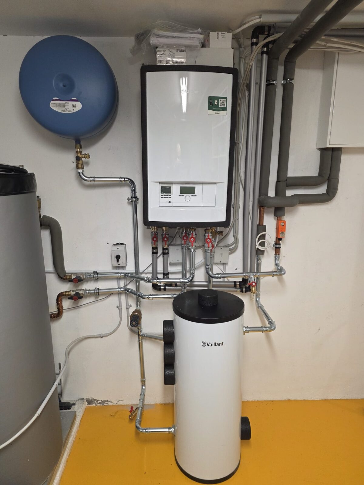 Nouvelle installation intérieure Vaillant avec module hydraulique à Etoy